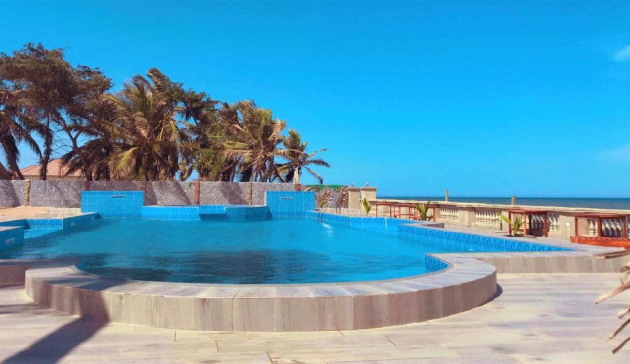 Coconut Pointe Villa & Beach Resort Prampram Exterior photo